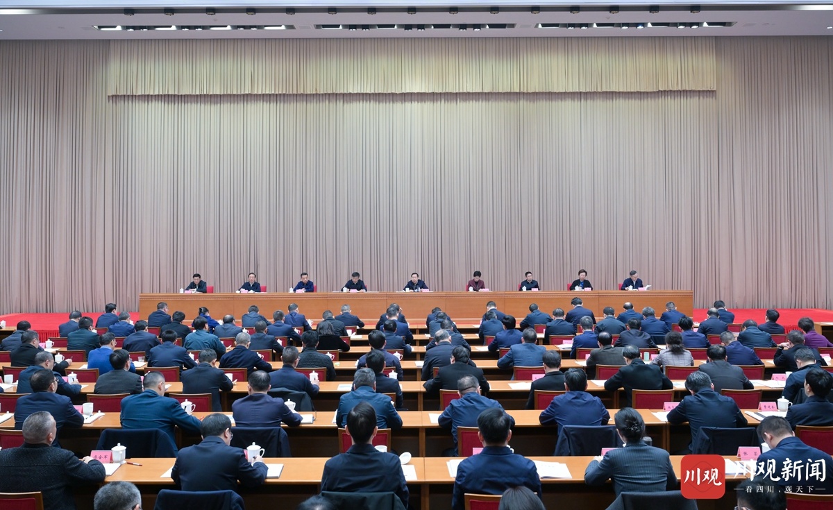 王晓晖在省委社会工作会议上强调：不断推动新时代社会工作高质量发展，为谱写中国式现代化四川新篇章作出更大贡献